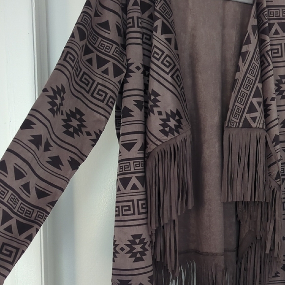 DC Geometric Pattern Fringe Cardigan - Picture 4 of 5